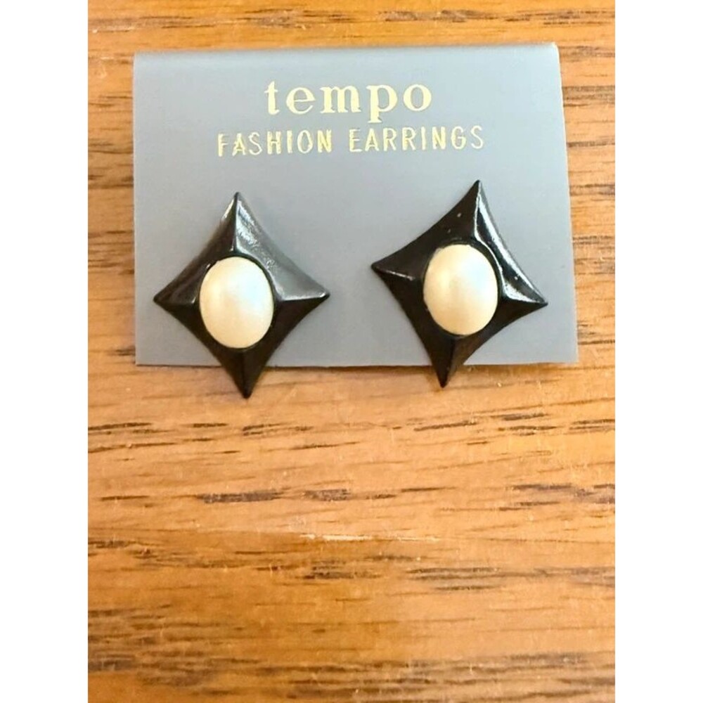 Vintage Tempo black enamel and pearl cabochon earrings